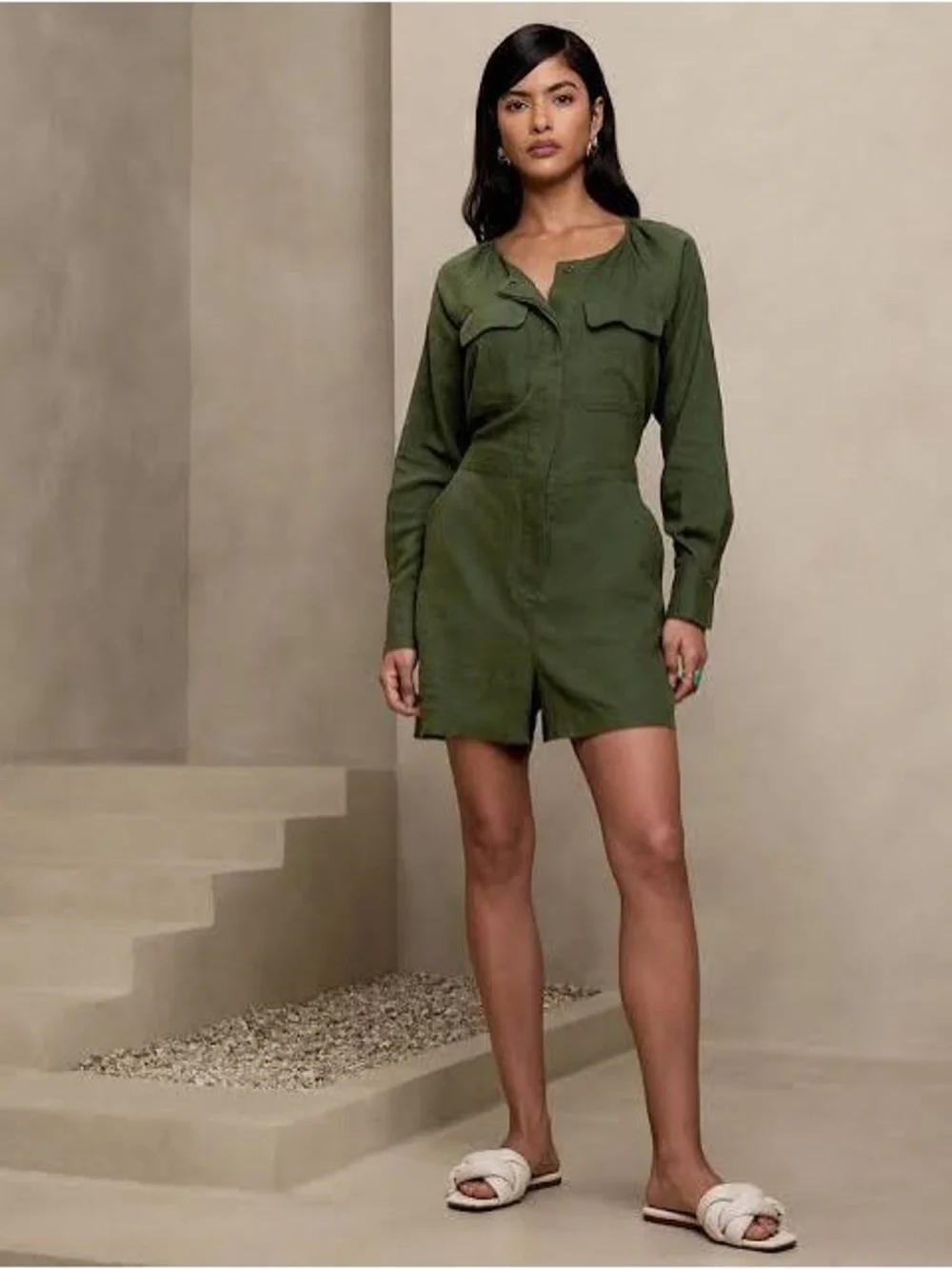 EUC – Banana Republic Linen Blend Utility Romper – Size Medium